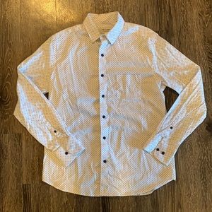 Twillory Tailored Fit untuckable Button Down